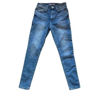 Joes High Rise Light Wash Skinny Light Distressed Hem Woman’s Jean Size 6